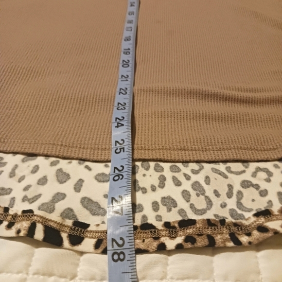 White Birch oversized brown and animal print blouse. Sz S. - Picture 8 of 8